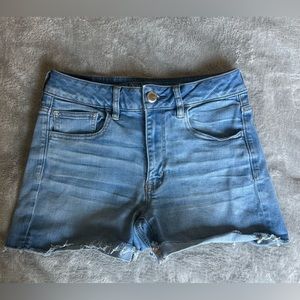 AMERICAN EAGLE Jean Shorts Size: 6